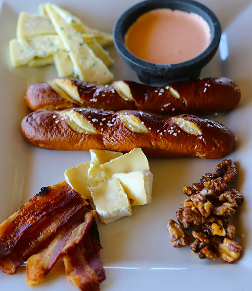 pretzels-bacon-ottawa-il-heritage-harbor-8927063