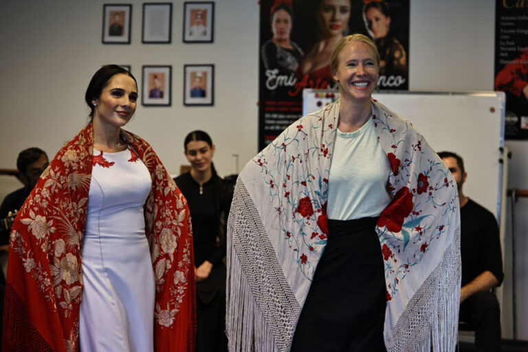 Darley Newman takes a Flamenco class with La Emi