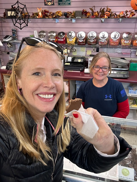 Darley Newman tries Chippers at Widman's Candy Shop in Grand